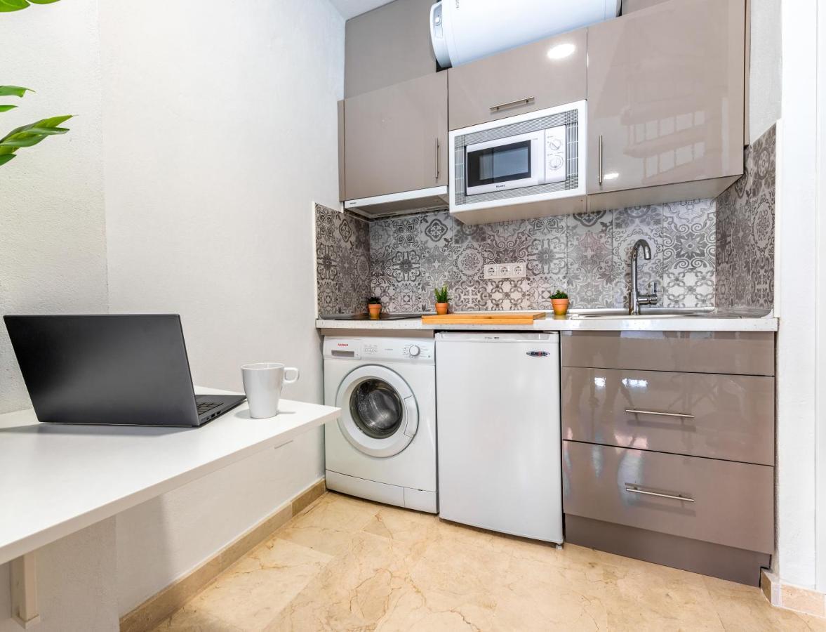 Private Rooftop & Elegant Studio - Center By Rems Daire Málaga Dış mekan fotoğraf